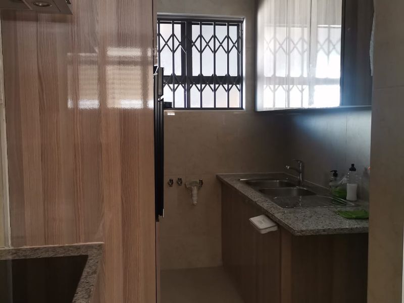 2 Bedrooms, 1 Bathroom Apartment For Sale In North Beach, Durban - Photo 4