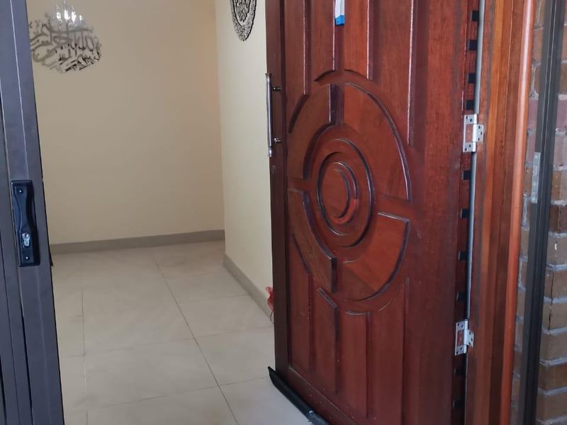 2 Bedrooms, 1 Bathroom Apartment For Sale In North Beach, Durban - Photo 6