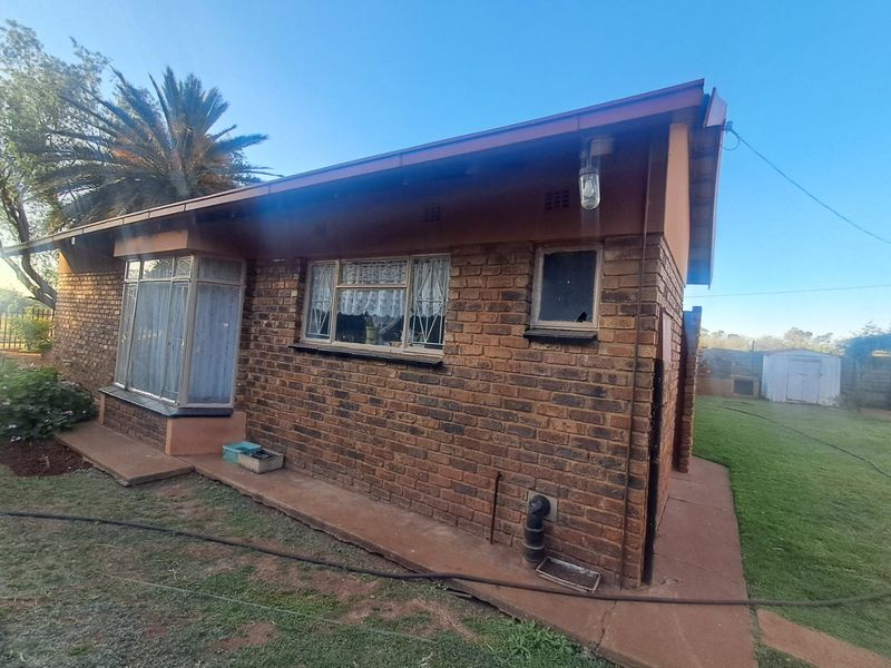 4 Bedroom House for sale in Randlespark. - Photo 9