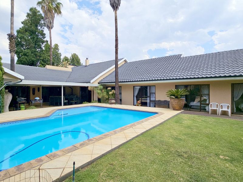 Entertainer’s dream in Three Rivers Proper. - Photo 6