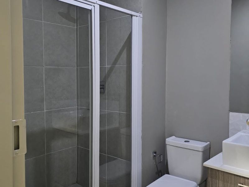 1 Bedroom and 1 Bathroom Apartment for Rent - Photo 6