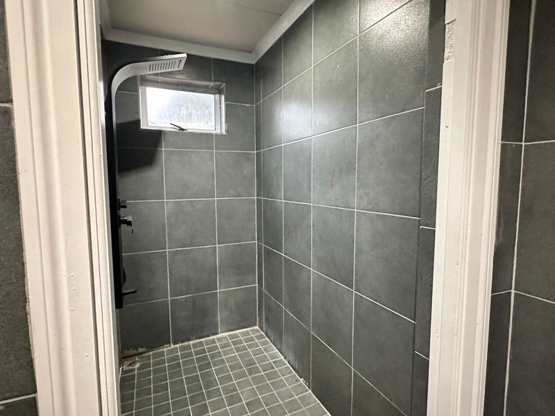 Morden 1 Bedroom Apartment - Photo 4