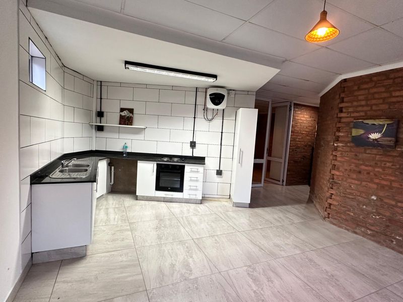 Morden 1 Bedroom Apartment - Photo 2