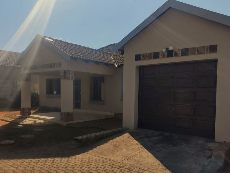 3 Bedroom House to Let - Photo 2