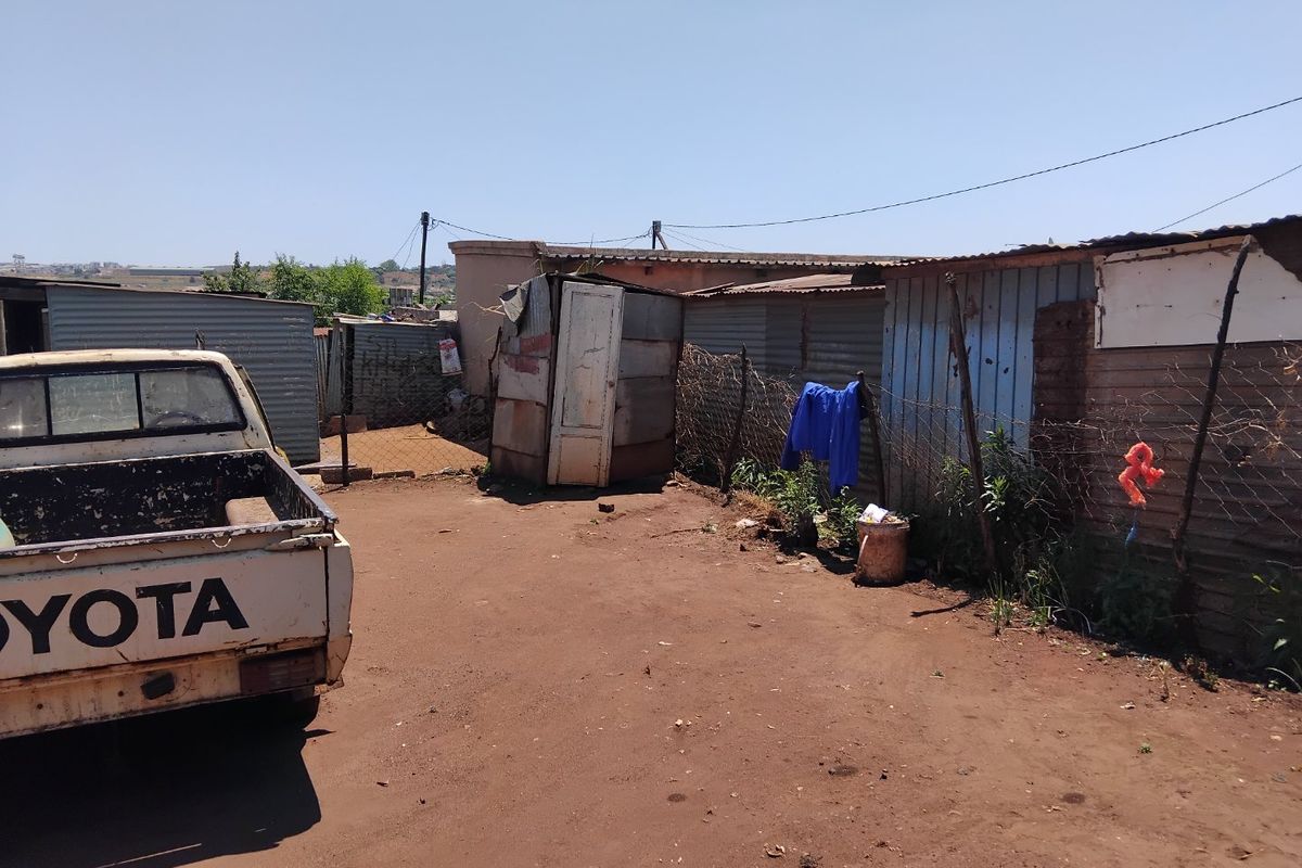 VACANT STAND FOR SALE - Photo 4