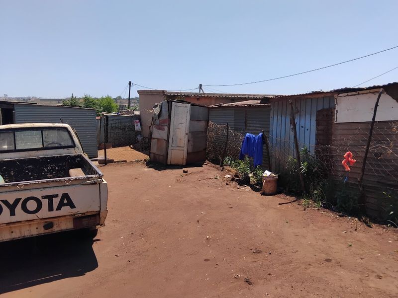 VACANT STAND FOR SALE - Photo 4