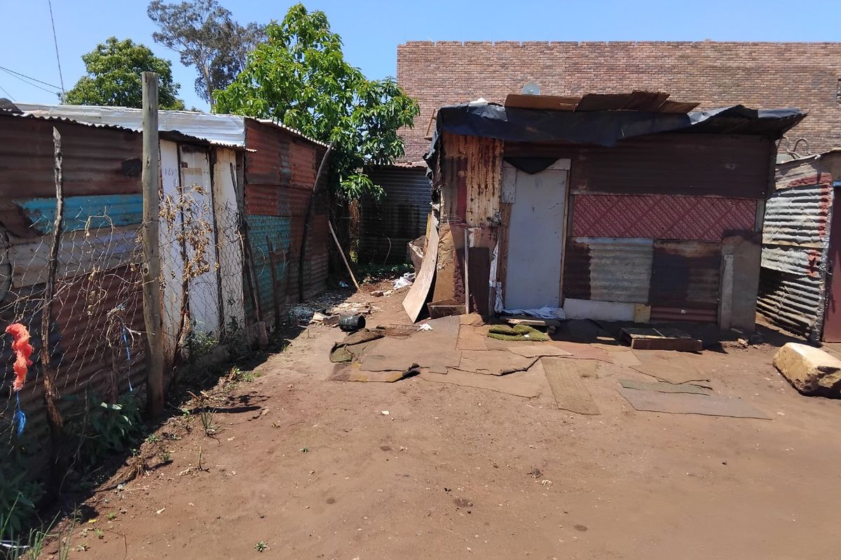 VACANT STAND FOR SALE - Photo 5