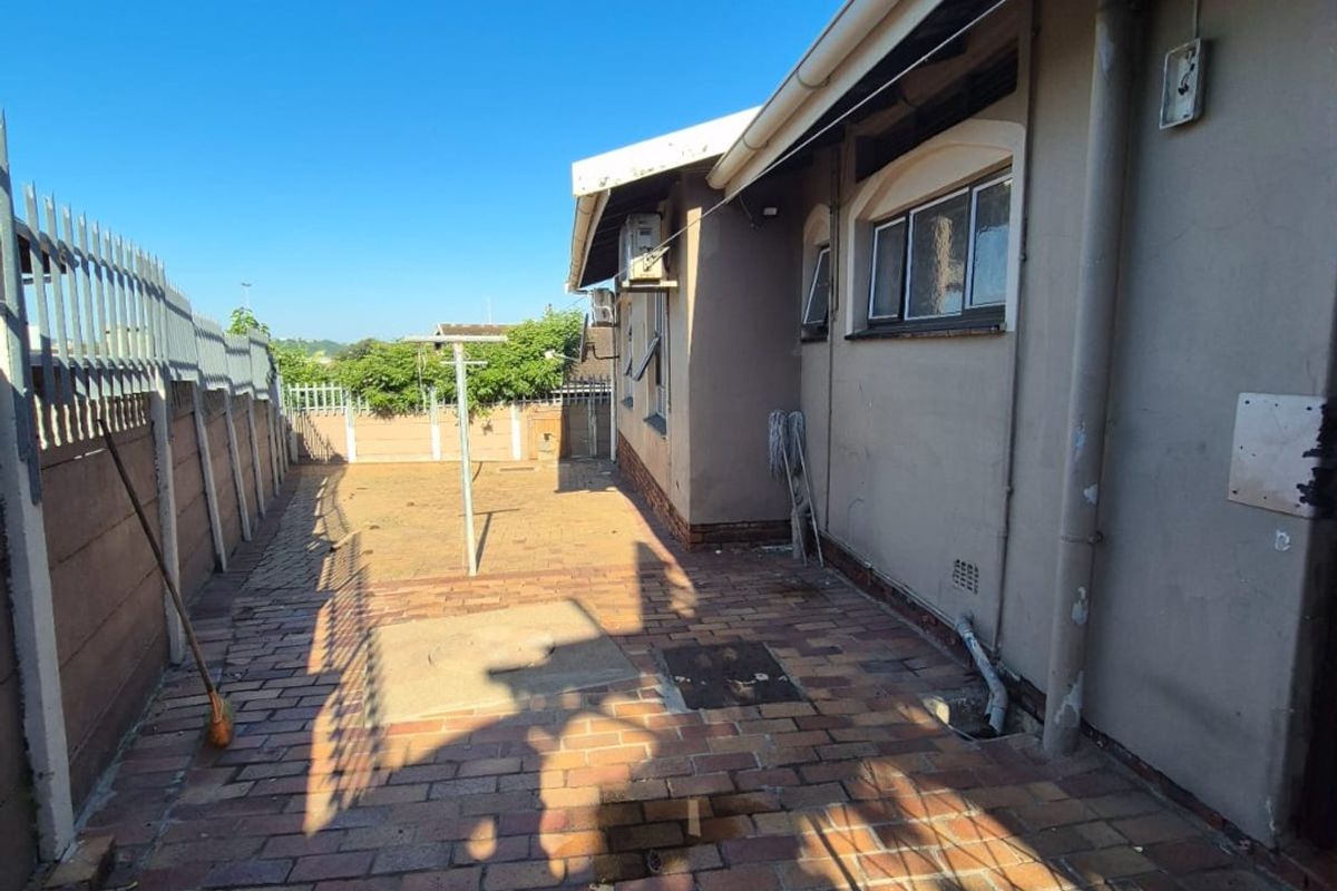 Priced To Go - Family Home - Photo 3