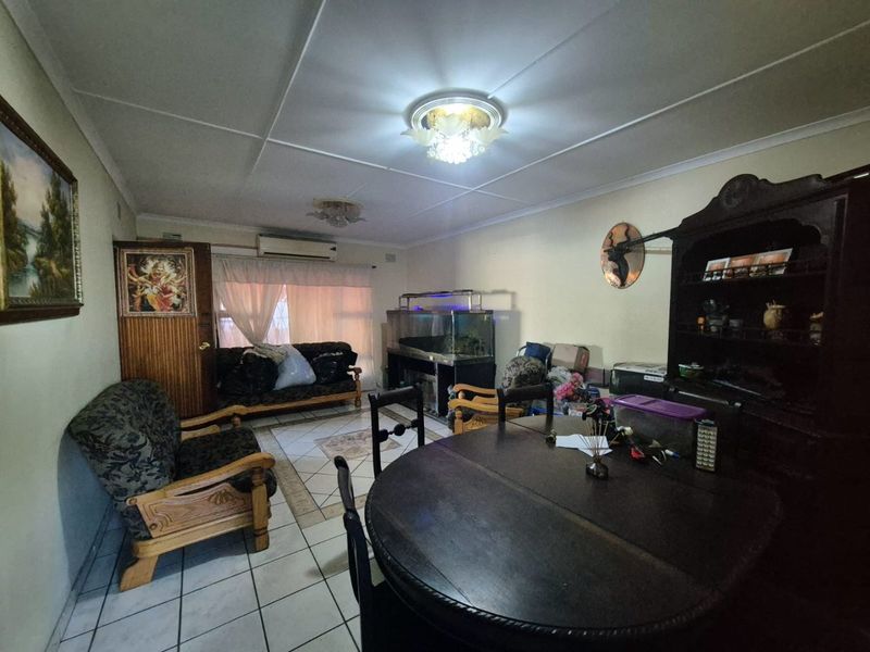 Priced To Go - Family Home - Photo 4