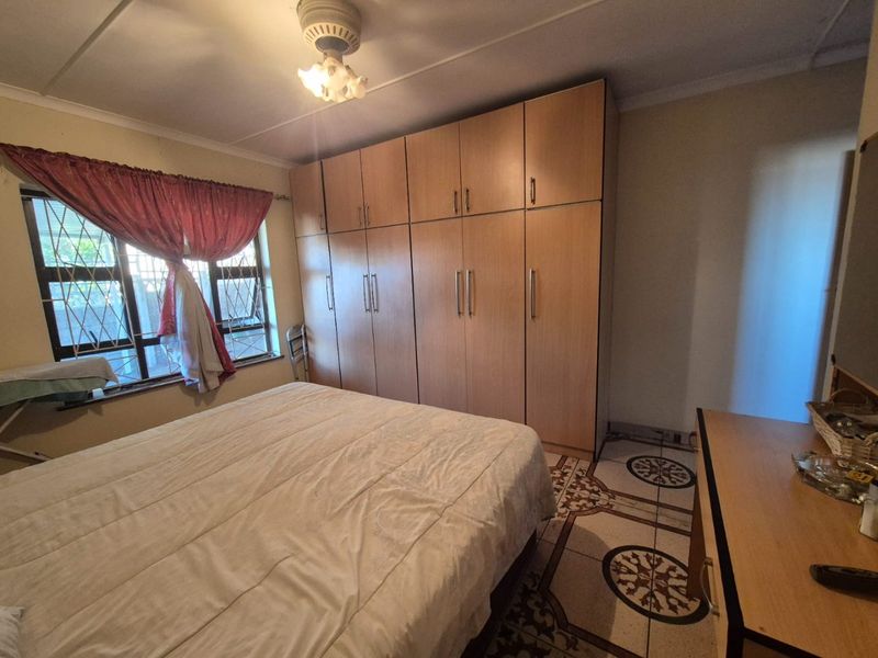 Priced To Go - Family Home - Photo 10