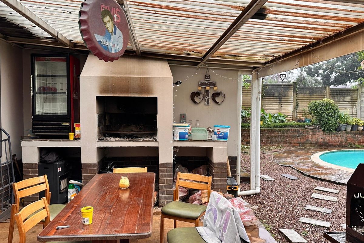 Cozy single-Story Home in Serene Setting |Patio Garden - Photo 4