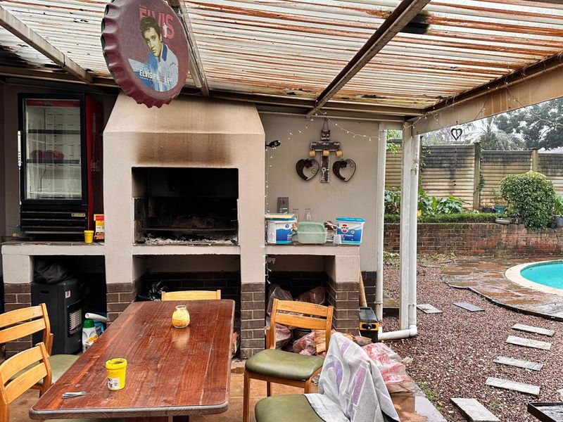 Cozy single-Story Home in Serene Setting |Patio Garden - Photo 4