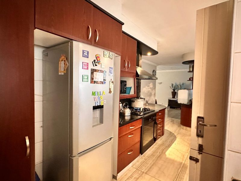 Cozy single-Story Home in Serene Setting |Patio Garden - Photo 2