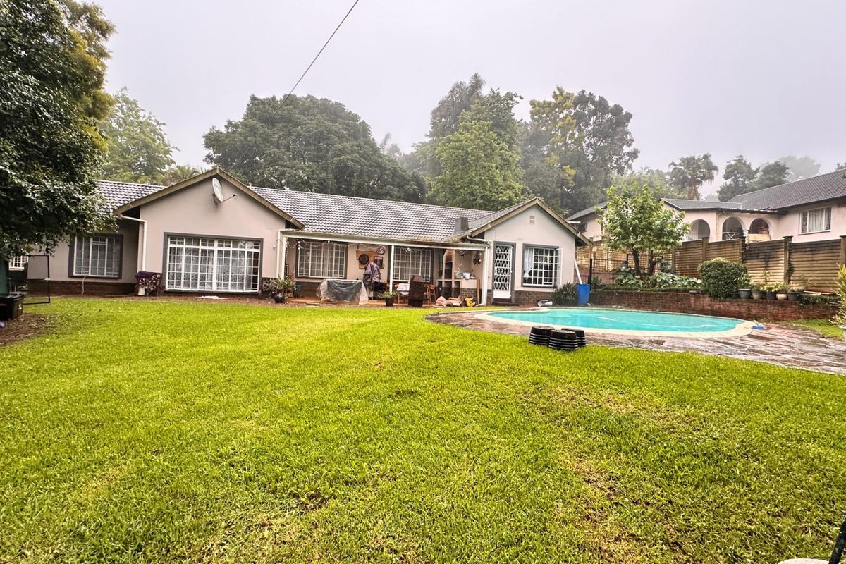 Cozy single-Story Home in Serene Setting |Patio Garden - Photo 3