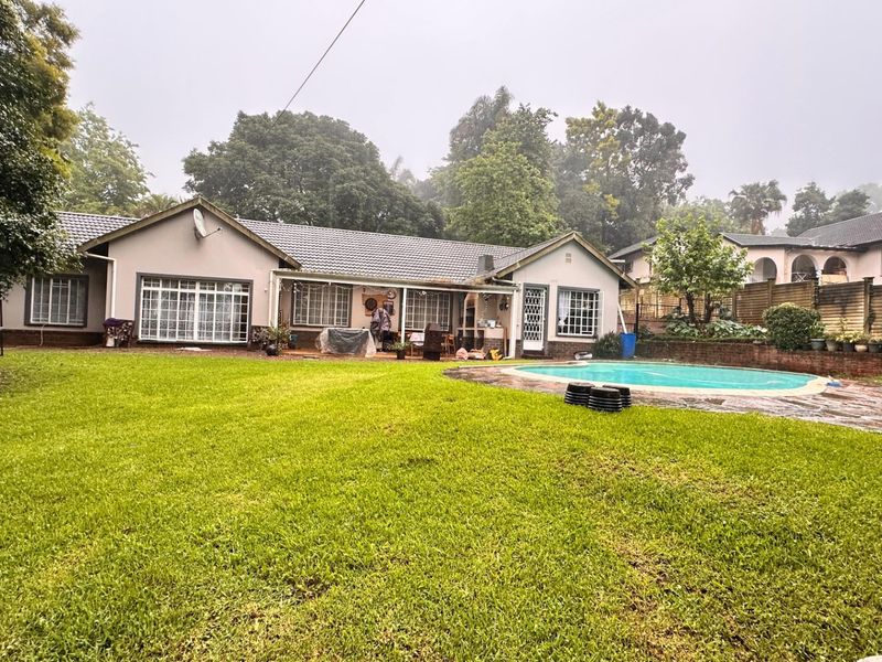 Cozy single-Story Home in Serene Setting |Patio Garden - Photo 3