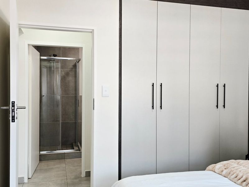 Royal Residenz – Modern 1 Bedroom Apartments from R729 600  - Photo 6