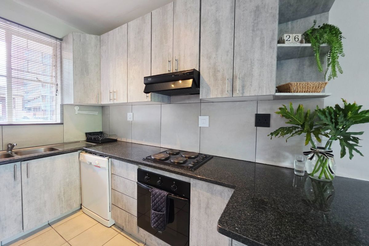 Modern Renovated 2.5 Bedroom Apartment For Sale in Villieria - Photo 2