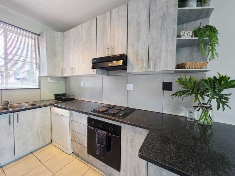 Modern Renovated 2.5 Bedroom Apartment For Sale in Villieria - Photo 2