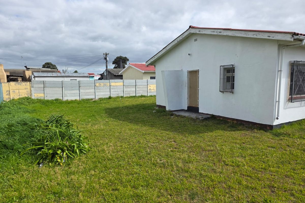 4 Bedroom home for sale in Ravensmead - Photo 3