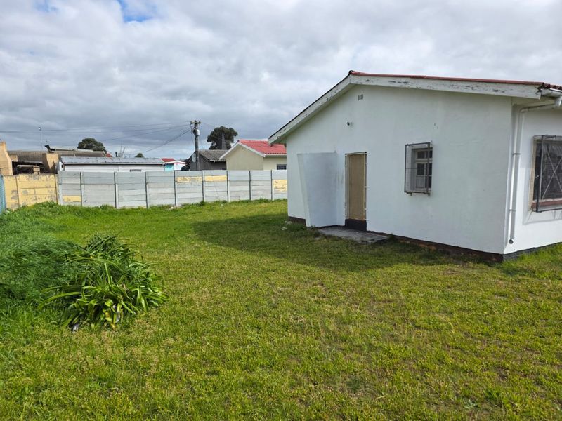 4 Bedroom home for sale in Ravensmead - Photo 3