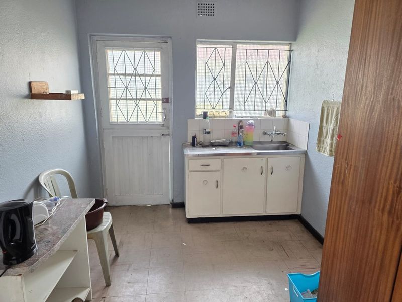 4 Bedroom home for sale in Ravensmead - Photo 9