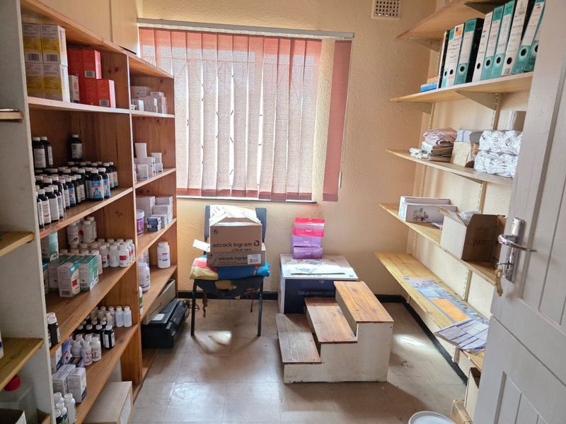 4 Bedroom home for sale in Ravensmead - Photo 8