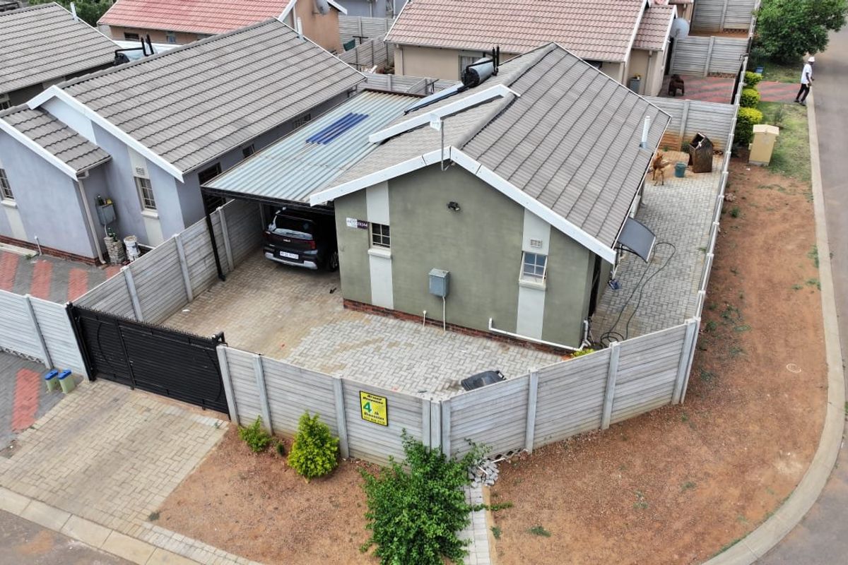The most stunning 2 bedroom house for sale in Sky City located on the South Of Alberton. - Photo 5