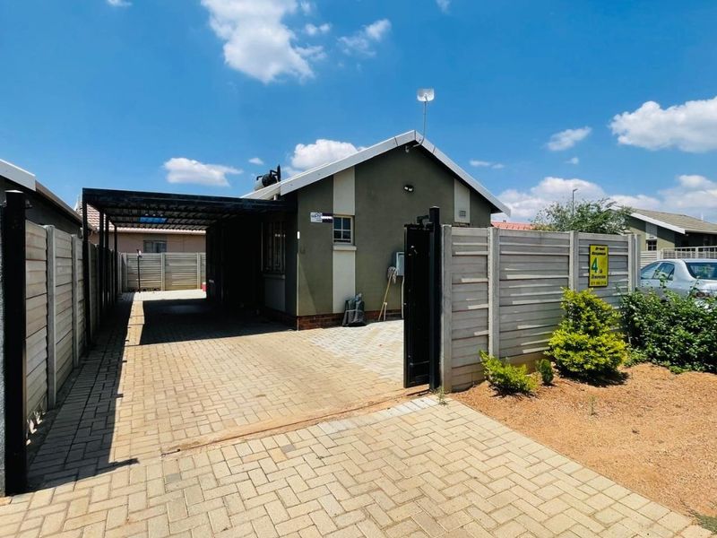 The most stunning 2 bedroom house for sale in Sky City located on the South Of Alberton. - Photo 10