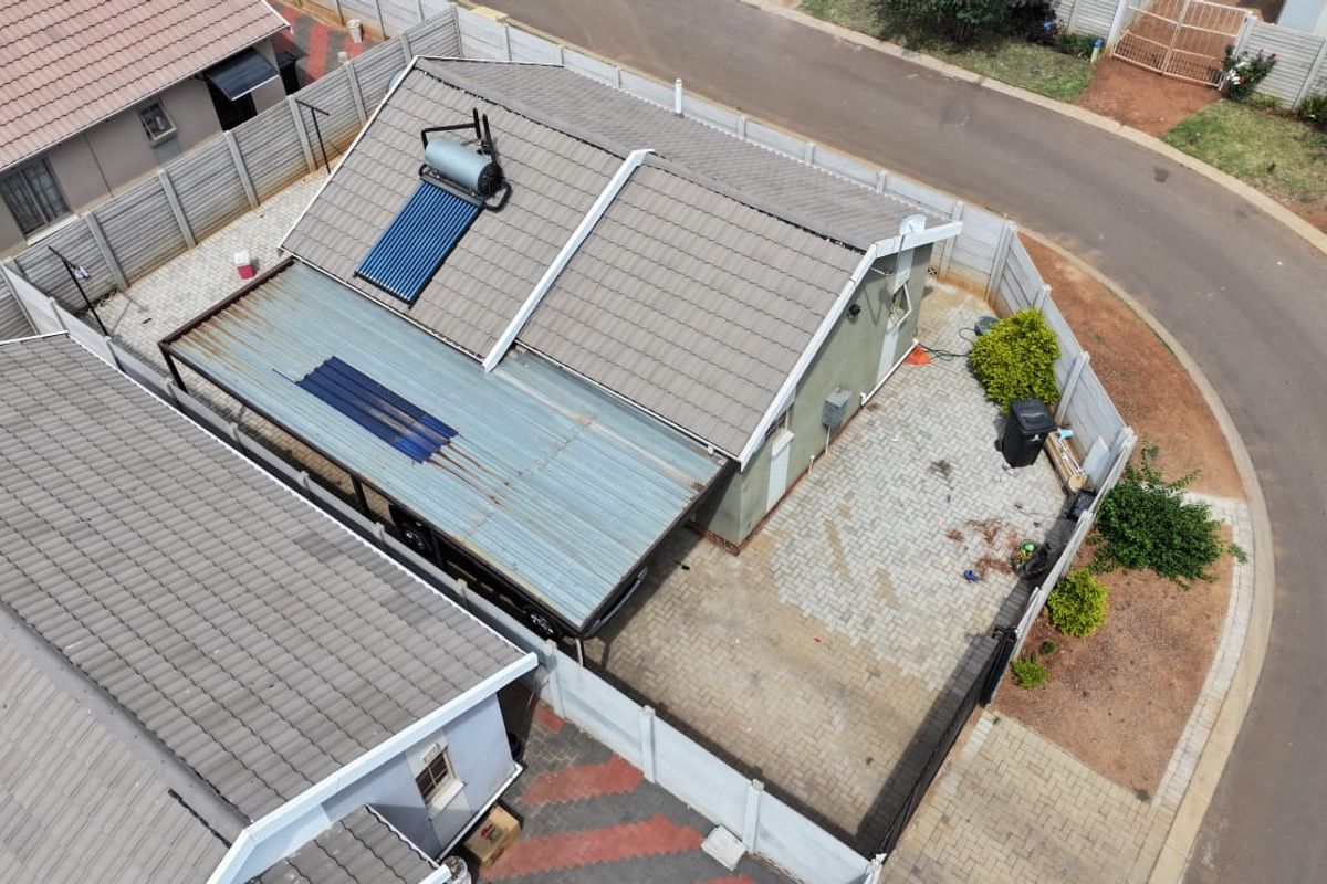 The most stunning 2 bedroom house for sale in Sky City located on the South Of Alberton. - Photo 3