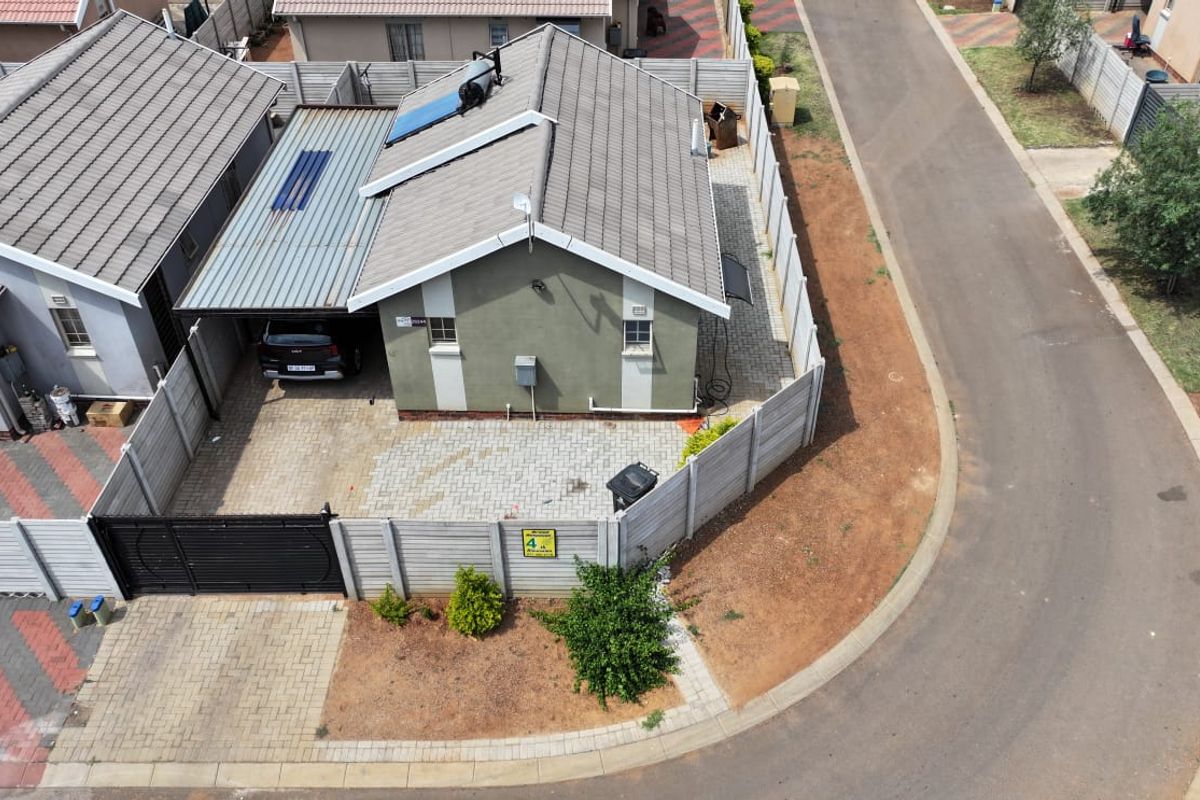 The most stunning 2 bedroom house for sale in Sky City located on the South Of Alberton. - Photo 4
