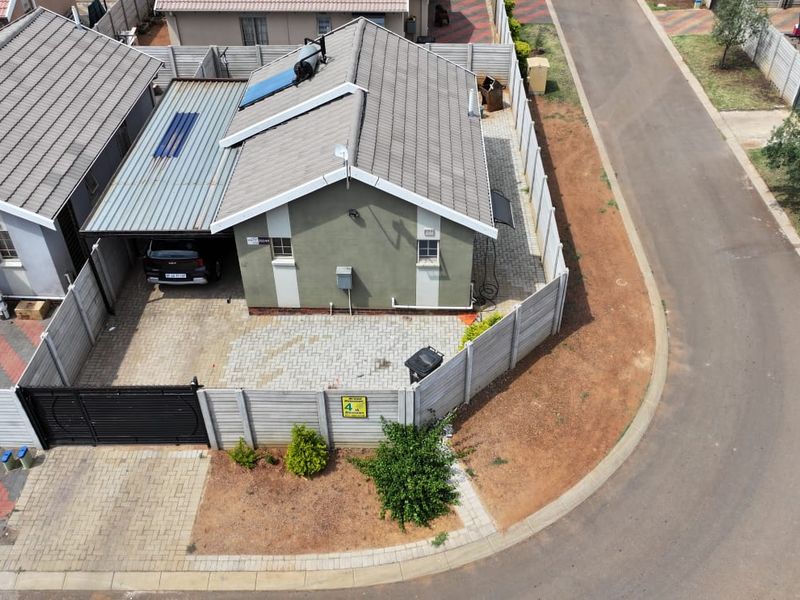 The most stunning 2 bedroom house for sale in Sky City located on the South Of Alberton. - Photo 4