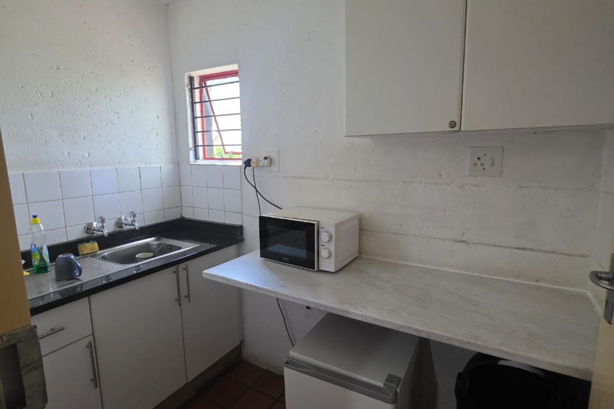 Prime Investment Opportunity: Multi-Office Building in Wonderpark, Pretoria North - Photo 4