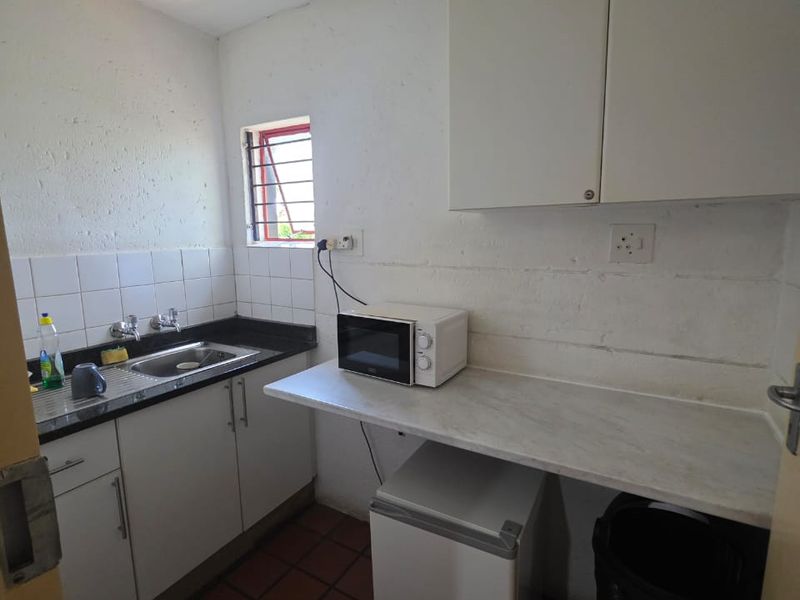 Prime Investment Opportunity: Multi-Office Building in Wonderpark, Pretoria North - Photo 4