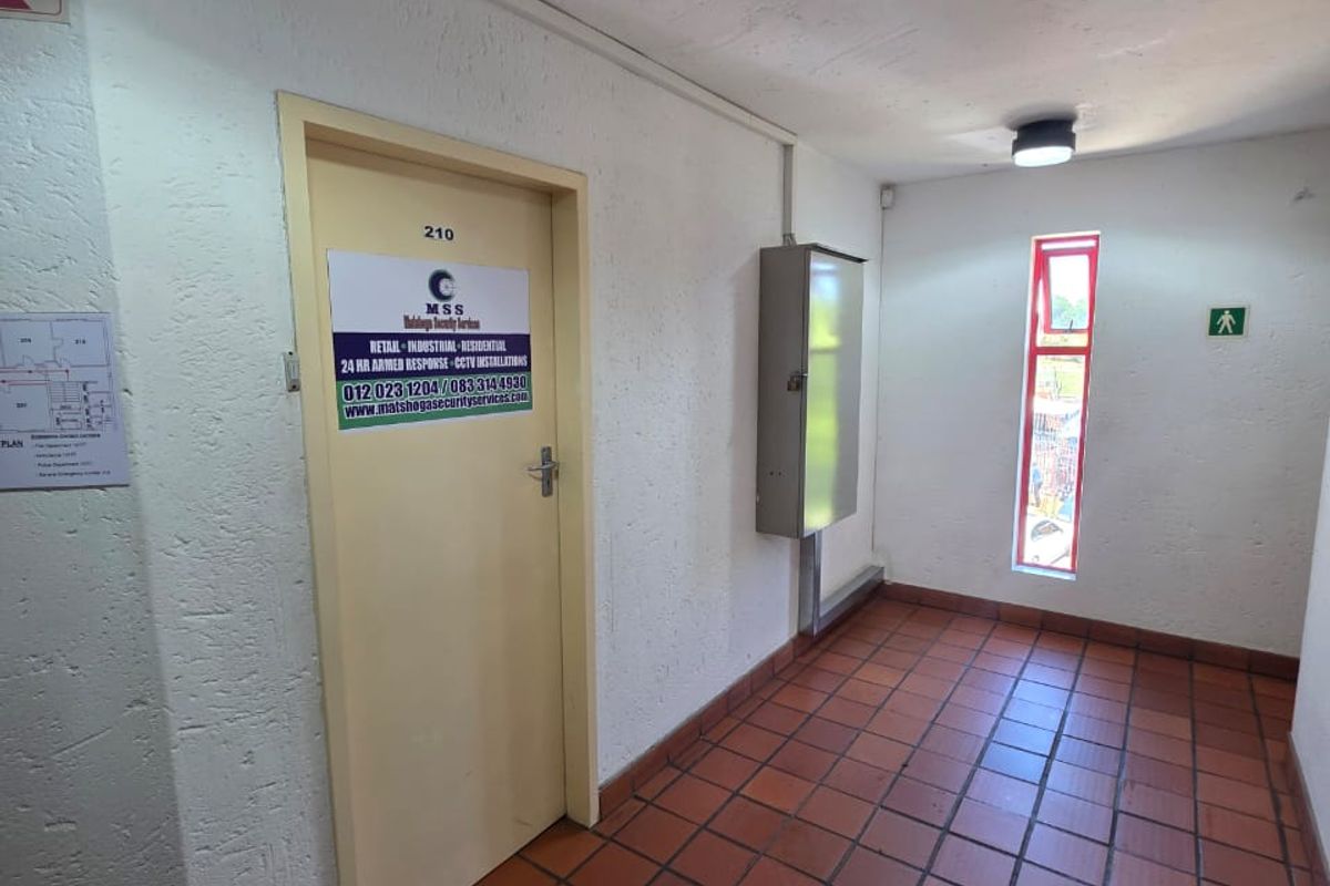 Prime Investment Opportunity: Multi-Office Building in Wonderpark, Pretoria North - Photo 3