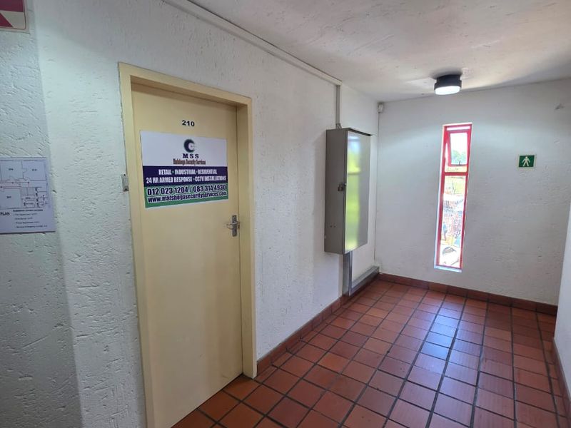 Prime Investment Opportunity: Multi-Office Building in Wonderpark, Pretoria North - Photo 3