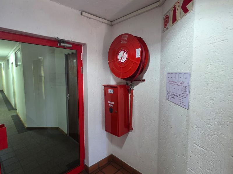 Prime Investment Opportunity: Multi-Office Building in Wonderpark, Pretoria North - Photo 10