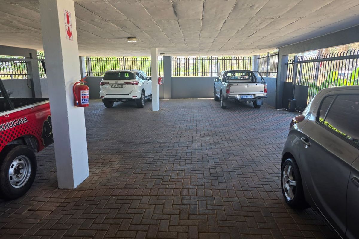 Prime Investment Opportunity: Multi-Office Building in Wonderpark, Pretoria North - Photo 2