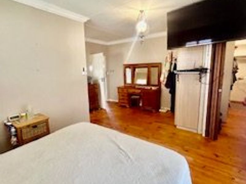 Double storage house with sea view and greenbelt infront located in outeniqua strand. - Photo 10