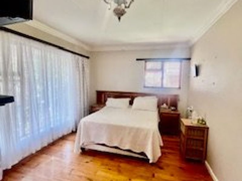 Double storage house with sea view and greenbelt infront located in outeniqua strand. - Photo 8