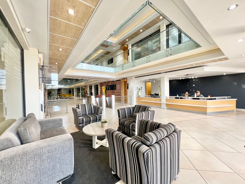 Discover Your Ideal Office at Corobay Corner: Premier Commercial Space in Menlyn Maine - Photo 4