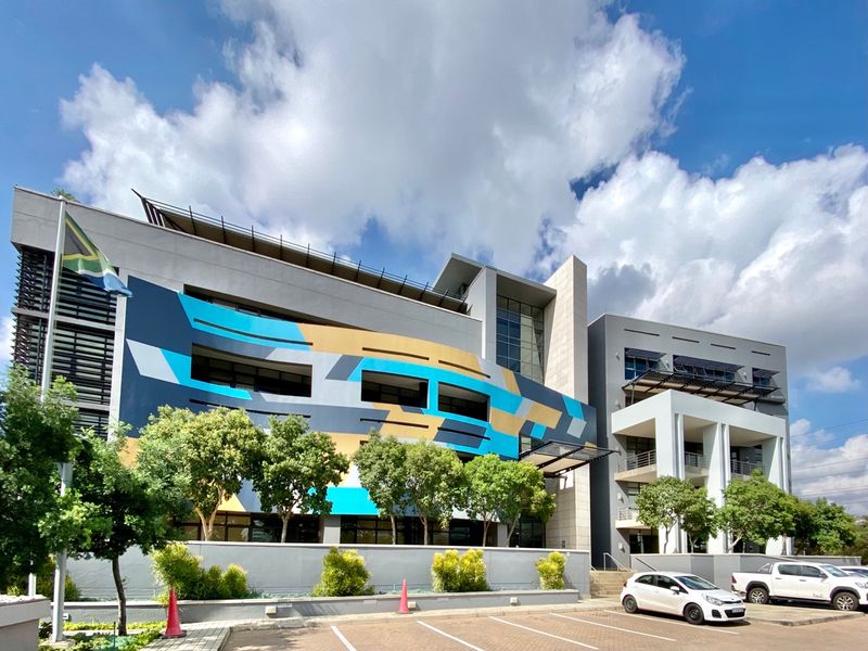 Discover Your Ideal Office at Corobay Corner: Premier Commercial Space in Menlyn Maine - Photo 2