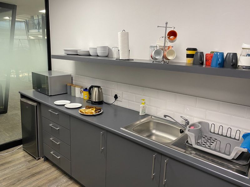 Casual Sophistication Meets Modern Luxury - Photo 8