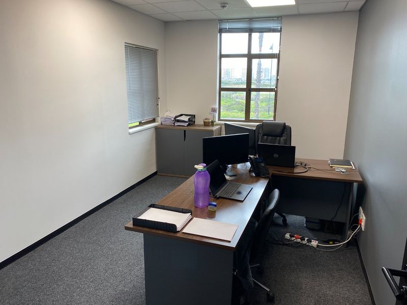 Casual Sophistication Meets Modern Luxury - Photo 6