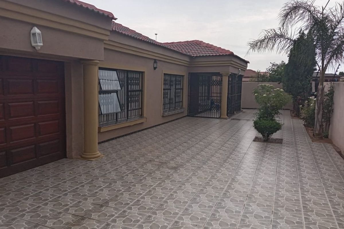 3 bedroom house Soshanguve JJ - Photo 2