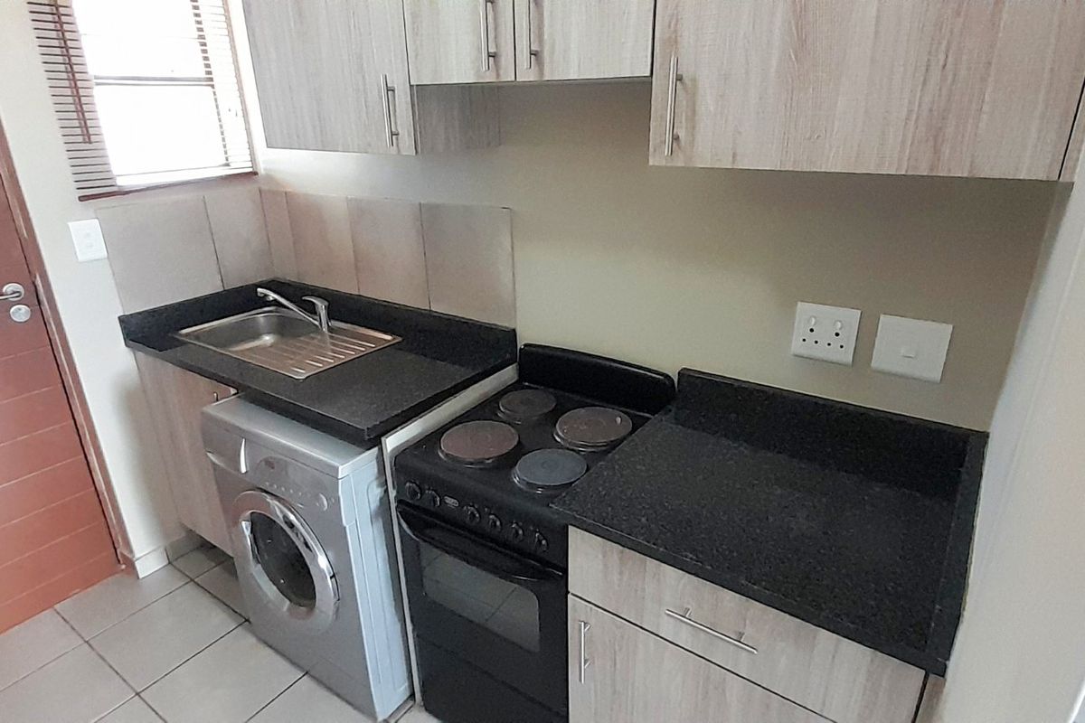 2 Belhar Apartment in Belhar Views - Photo 3