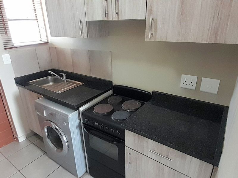 2 Belhar Apartment in Belhar Views - Photo 3