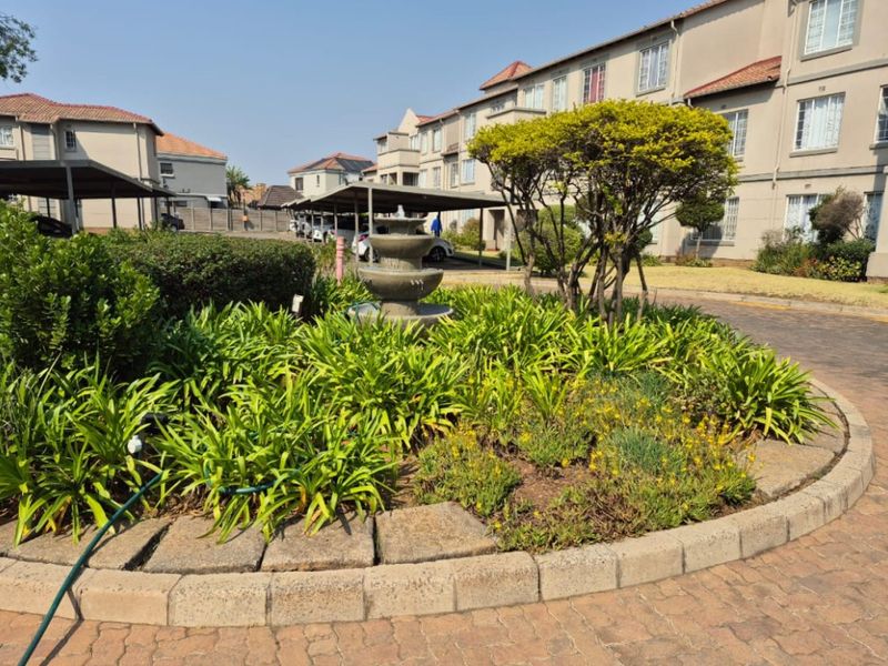 3 Bed Townhouse for Sale – Comfortable Living with Great Amenities! - Photo 6