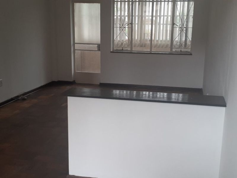 1 Bed Flat for Sale – Spacious and Secure Living! - Photo 4