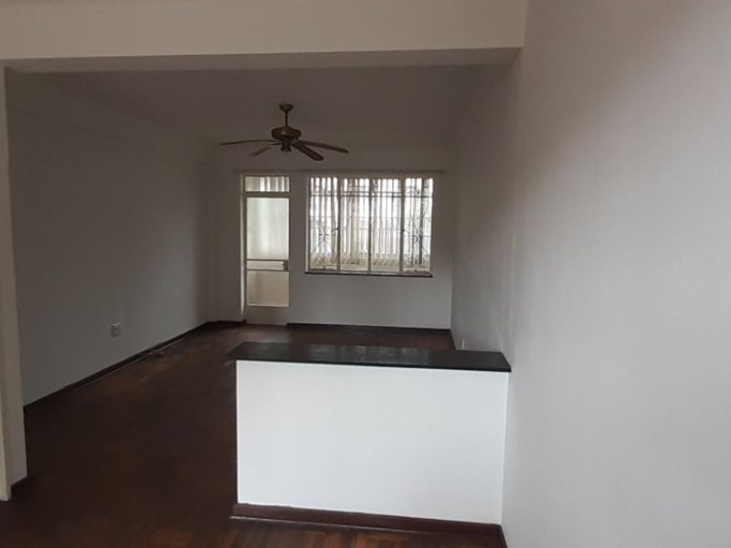 1 Bed Flat for Sale – Spacious and Secure Living! - Photo 6