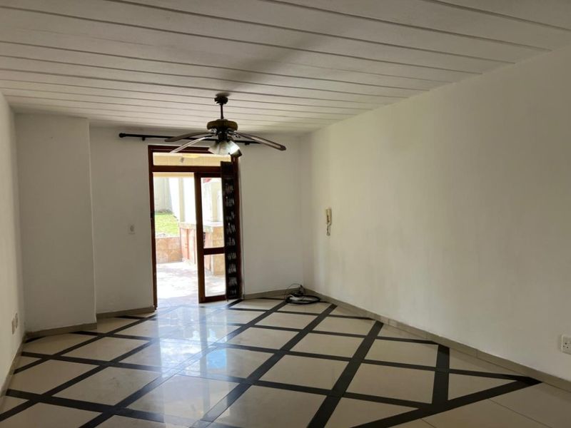 2-Bedroom Townhouse For Sale – Modern, Comfortable & Pet Friendly! - Photo 2